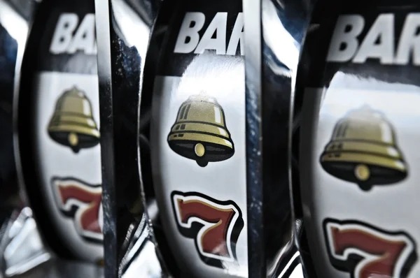 mxslot Bigger Bass Bonanza mobile interface showing bet controls and spin button